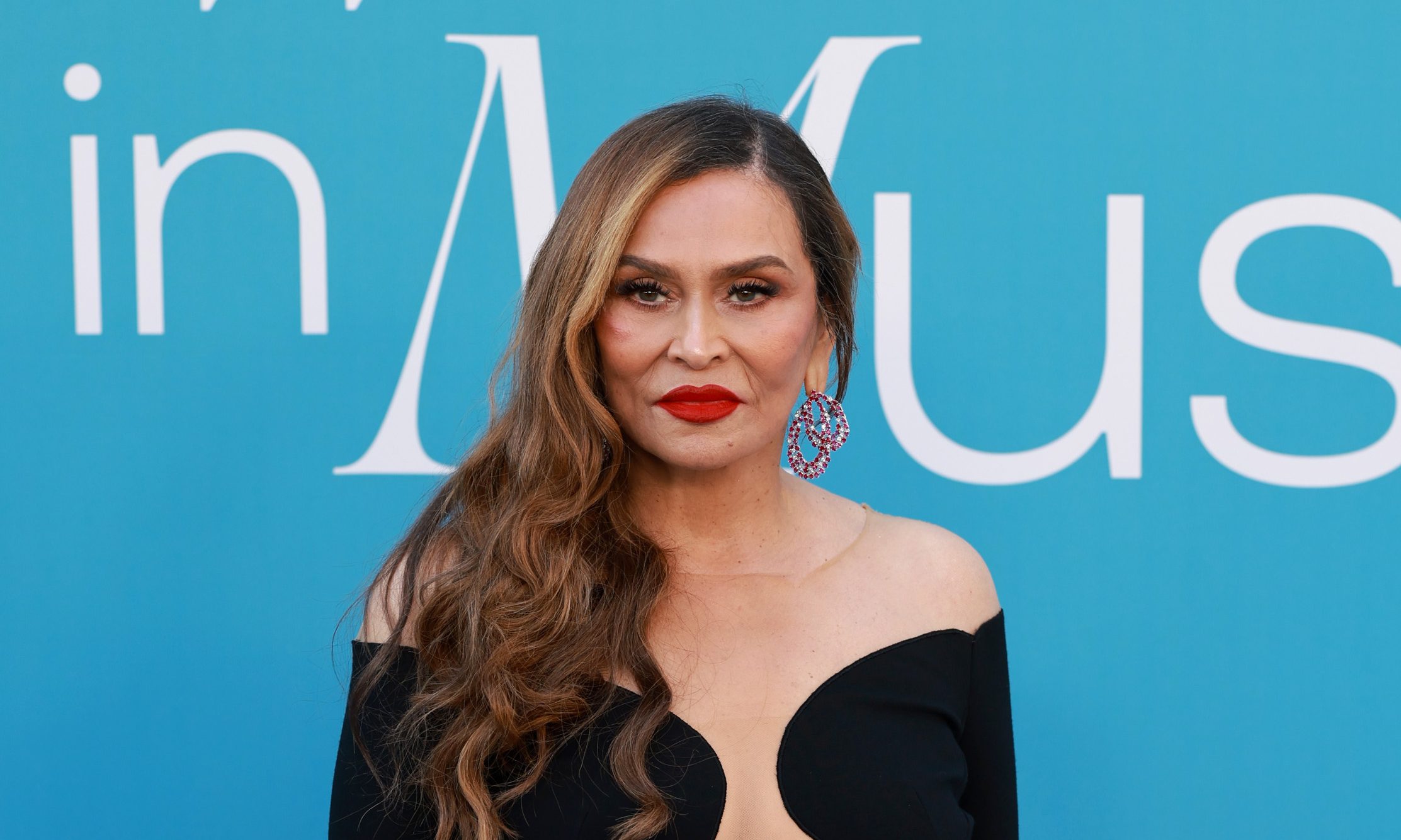 YES Auntie! Tina Knowles Opens Up About New “Gentleman” After Divorce & Her Breast Cancer Battle
