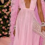 Naomi Campbell has signed to a new modelling agency