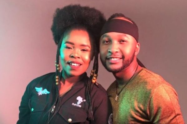 Vusi Nova hosts late Zahara’s family in his house (Video)